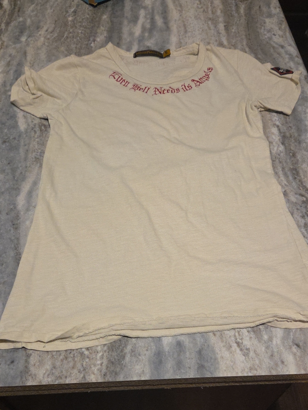 *vintage 2010-2015* Women's Short Sleeve Cream Tee with Red Script Detail